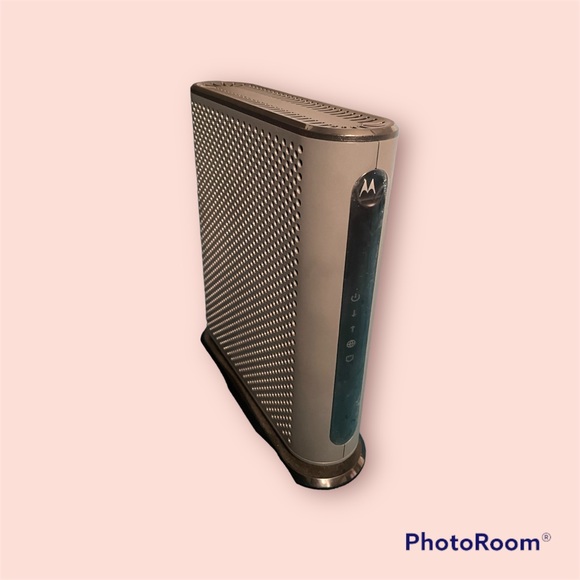 Motorola MB8600 DOCSIS 3.1 Cable Modem - Picture 2 of 9